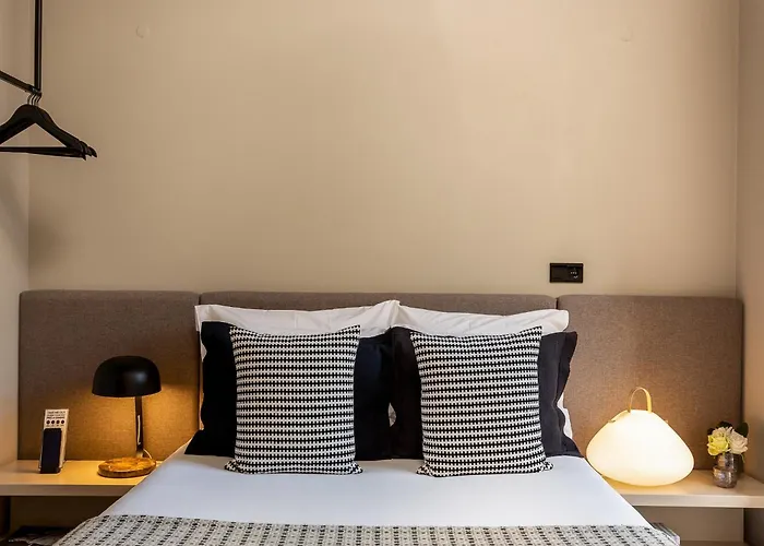 Near Picturesque Ribeira Do * Porto